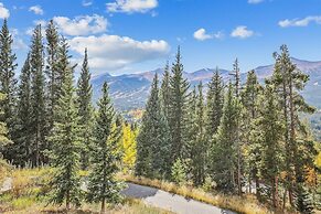 Rounds Retreat 4 Bedroom Home by RedAwning