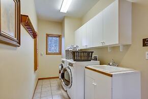 Grande View On The Blue 4 Bedroom Home by RedAwning