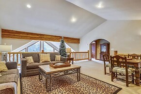 Grande View On The Blue 4 Bedroom Home by RedAwning