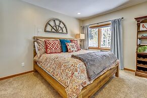 Grande View On The Blue 4 Bedroom Home by RedAwning