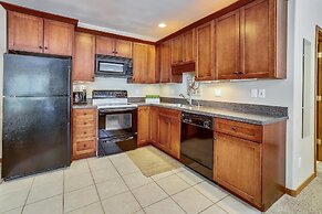 Grande View On The Blue 4 Bedroom Home by RedAwning