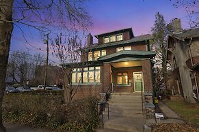 Spacious 3BR Home near Downtown, Oakland & East Liberty! Max 15 nights