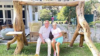 Morning Guest can see Momkeyies and Birds