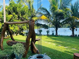 Morning Guest can see Momkeyies and Birds