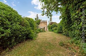 Holly Cottage