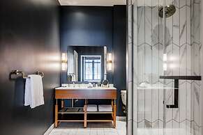 The National, Autograph Collection