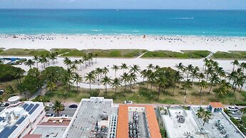 Beachfront 4 Room Ocean Drive Deluxe Suite