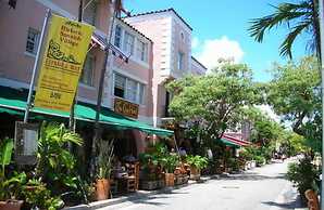 Beachfront 4 Room Ocean Drive Deluxe Suite