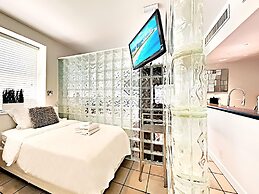 Beachfront 4 Room Ocean Drive Deluxe Suite