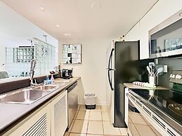 Beachfront 4 Room Ocean Drive Deluxe Suite