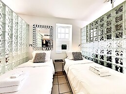 Beachfront 4 Room Ocean Drive Deluxe Suite