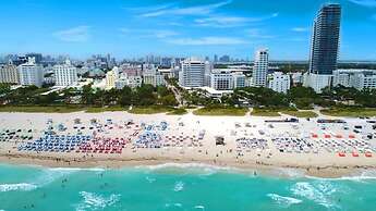 Beachfront 4 Room Ocean Drive Deluxe Suite