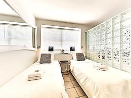 Beachfront 4 Room Ocean Drive Deluxe Suite