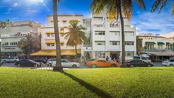 Beachfront 4 Room Ocean Drive Deluxe Suite