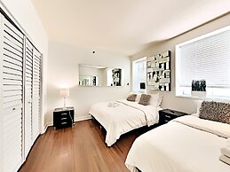 Beachfront 4 Room Ocean Drive Deluxe Suite