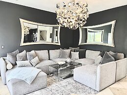 14 Room Golf Tennis Villa