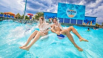 14 Room Golf Tennis Villa