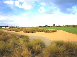 14 Room Golf Tennis Villa