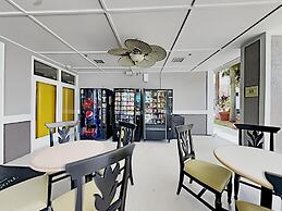 2 Room Celebration Disney Poolside Spa-golf Condo