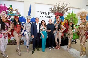 2 Room Celebration Disney Poolside Spa-golf Condo