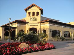 12 Room Scottsdale Golf Tennis Lake Resort Villa