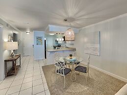 Hibiscus by Distinctive Beach Rentals