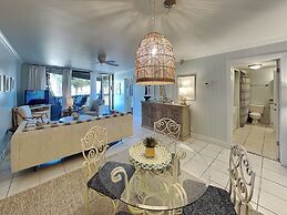 Hibiscus by Distinctive Beach Rentals