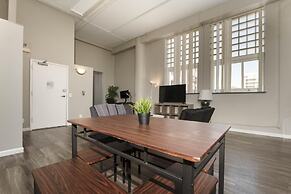 Bright and Airy Downtown Loft Great Wifi