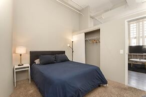 Bright and Airy Downtown Loft Great Wifi