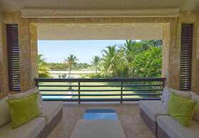 Dramatic Luxury Villa With Golf and Ocean View Walking Distance From t