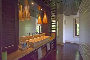 Dramatic Luxury Villa With Golf and Ocean View Walking Distance From t