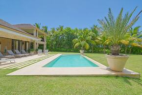 Dramatic Luxury Villa With Golf and Ocean View Walking Distance From t