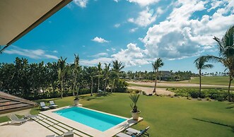 Dramatic Luxury Villa With Golf and Ocean View Walking Distance From t