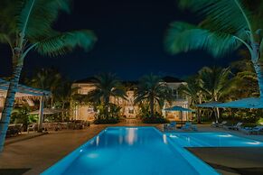 Unique Lake-front 10-bedroom Mansion in Most Luxurious Resort of the C