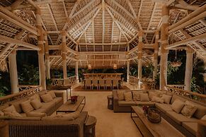 Unique Lake-front 10-bedroom Mansion in Most Luxurious Resort of the C