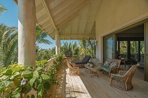 Unique Lake-front 10-bedroom Mansion in Most Luxurious Resort of the C