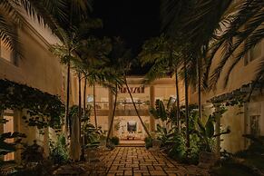 Unique Lake-front 10-bedroom Mansion in Most Luxurious Resort of the C