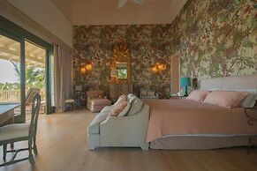 Unique Lake-front 10-bedroom Mansion in Most Luxurious Resort of the C