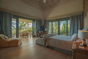 Unique Lake-front 10-bedroom Mansion in Most Luxurious Resort of the C