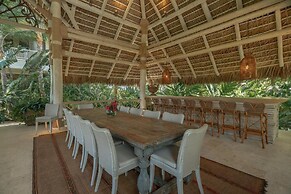 Unique Lake-front 10-bedroom Mansion in Most Luxurious Resort of the C