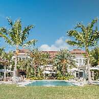 Unique Lake-front 10-bedroom Mansion in Most Luxurious Resort of the C