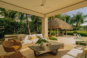 Amazing Golf Villa at Luxury Resort in Punta Cana Includes Staff Golf 