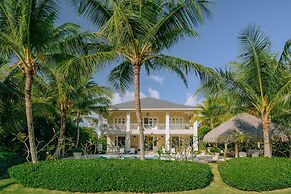 Amazing Golf Villa at Luxury Resort in Punta Cana Includes Staff Golf 