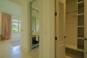 Amazing Golf Villa at Luxury Resort in Punta Cana Includes Staff Golf 