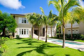 Amazing Golf Villa at Luxury Resort in Punta Cana Includes Staff Golf 