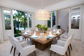 Amazing Golf Villa at Luxury Resort in Punta Cana Includes Staff Golf 