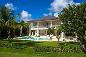 Amazing Golf Villa at Luxury Resort in Punta Cana Includes Staff Golf 