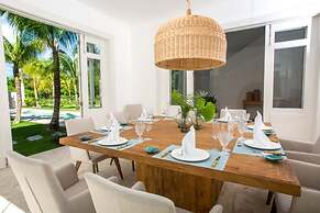 Amazing Golf Villa at Luxury Resort in Punta Cana Includes Staff Golf 