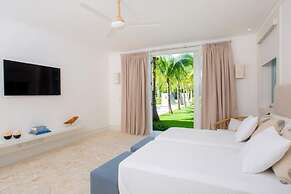Amazing Golf Villa at Luxury Resort in Punta Cana Includes Staff Golf 