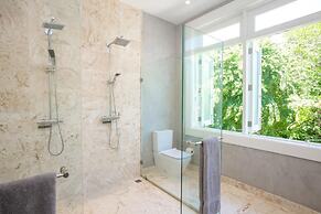 Amazing Golf Villa at Luxury Resort in Punta Cana Includes Staff Golf 